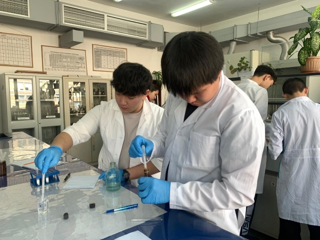 Изучаем химию через лабораторные эксперименты! 