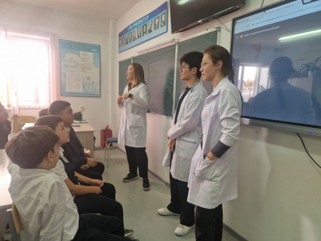 Болашақ дәрігерлермен пайдалы кездесу