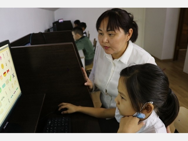 Мы ничему не учим своих учеников, а лишь создаем условия, в которых они сами научаться.